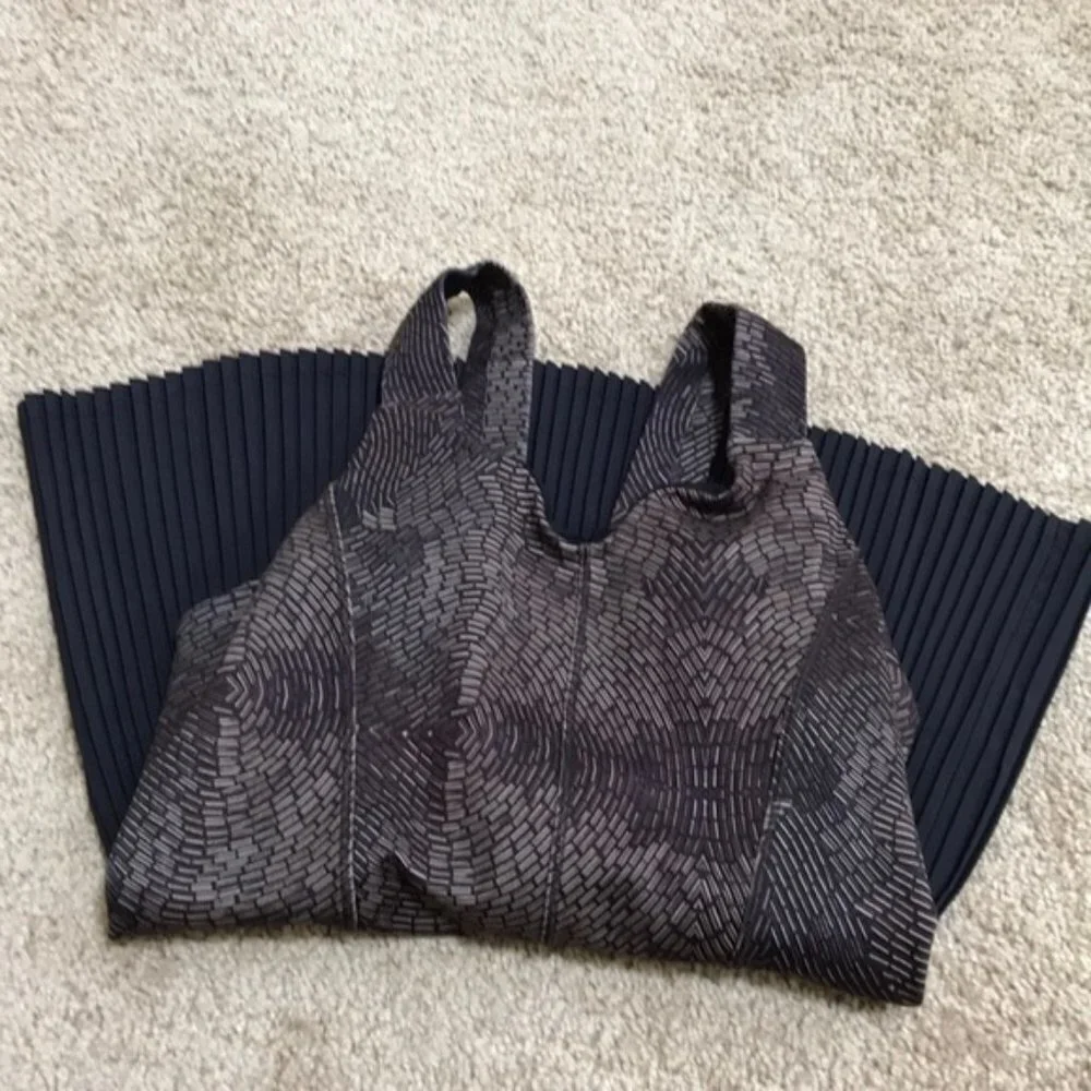 LULULEMON Size 4 city golden goddess pleated tank